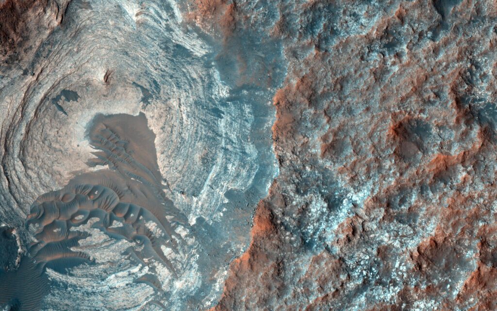 화성 지하